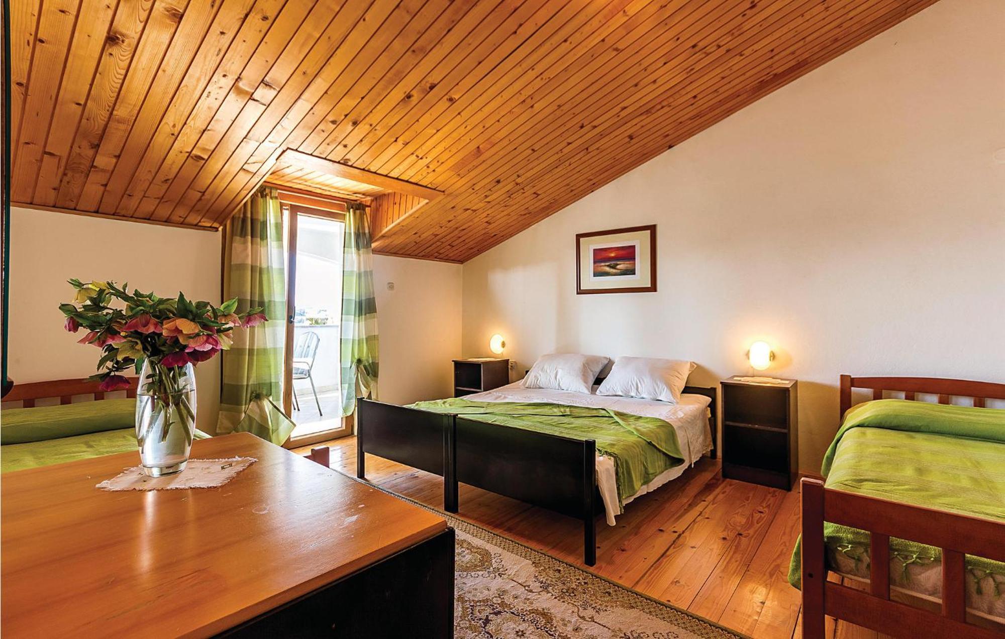 Apartman Cozy In With Wifi Pula
